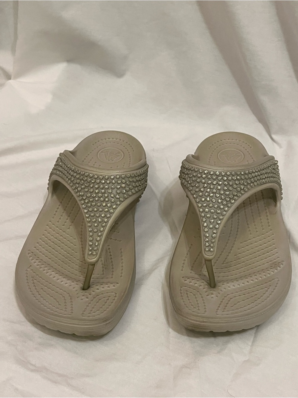 Women’s Rhinestone Sloane Crocs Thong Sandals in Beige Size 9